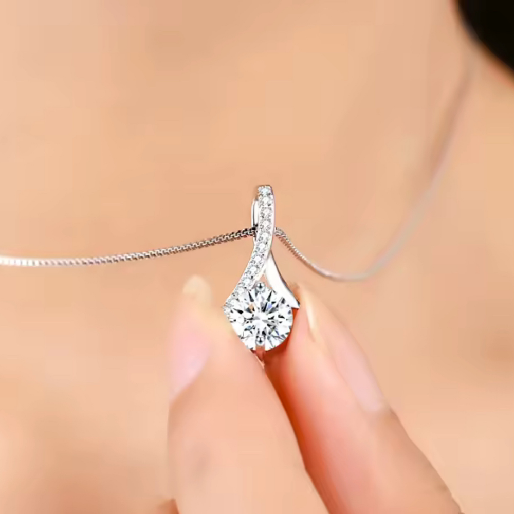Luxe Curve Necklace